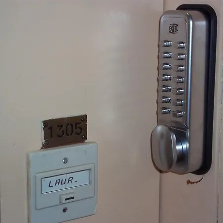 Studio Lary Soulan アパート サン・ラリー・スラン